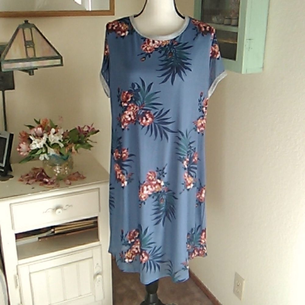 NWT No Comment Shift Dress